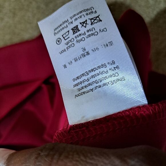 DKNY   - Picture 13 of 16